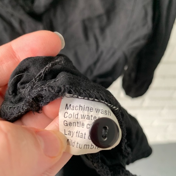 Saint & Noble Tunic Black V Neck Top Size Small - Picture 8 of 10